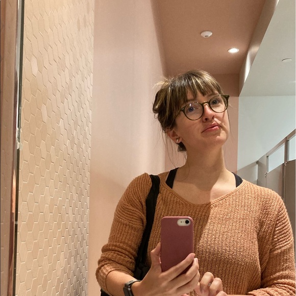 Meet your Posher, Lillian - Picture 1 of 1